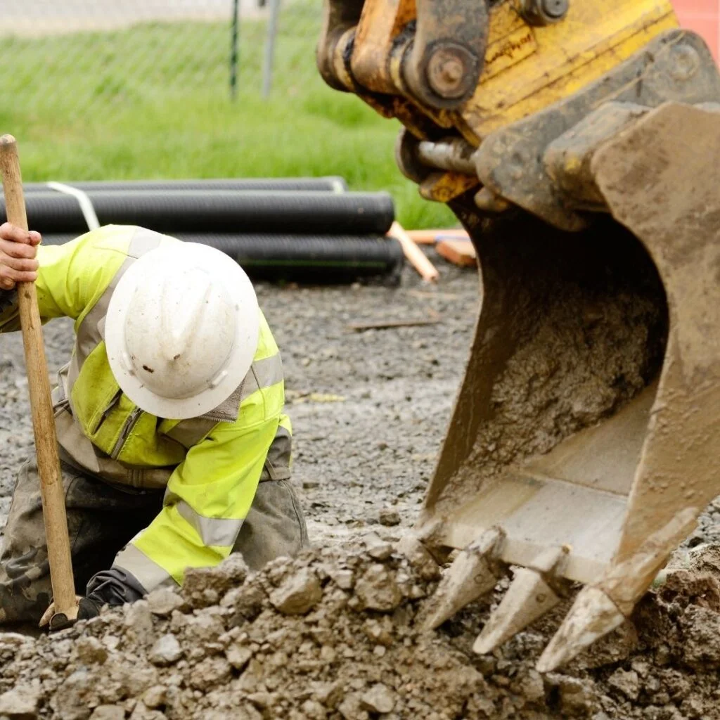 Dig a ditch or use a trenchless sewer repair?