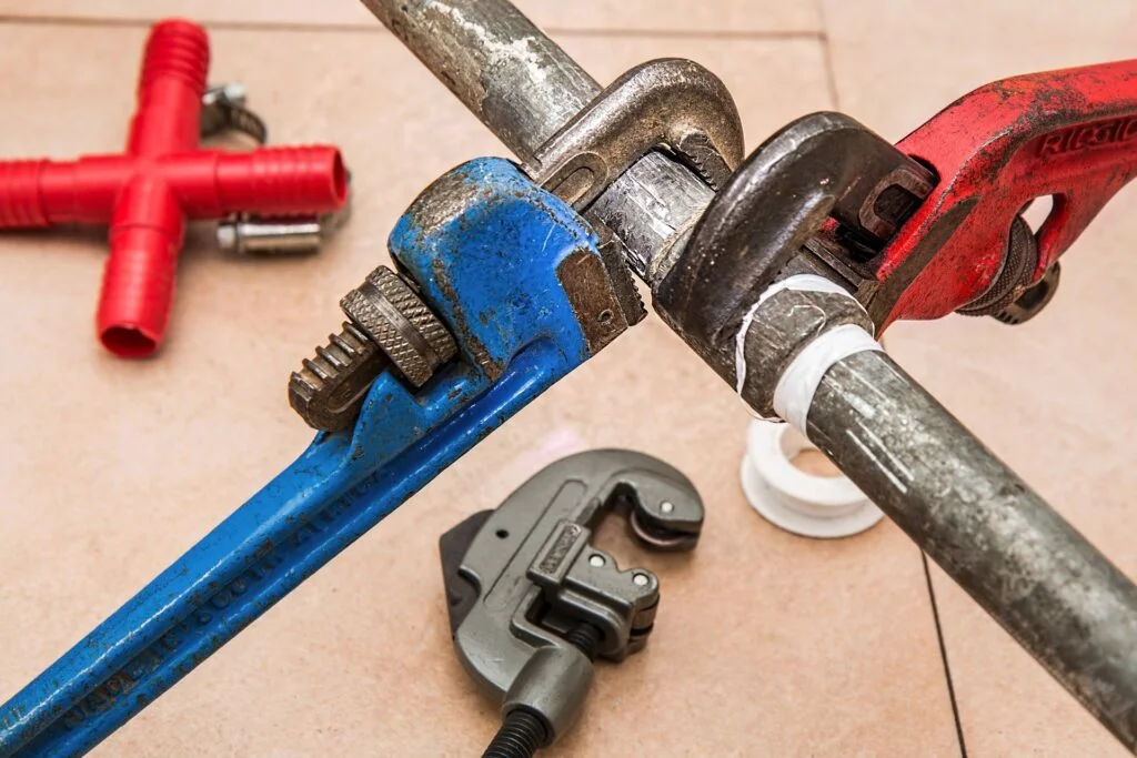 WHAT TO DO IN A PLUMBING EMERGENCY?